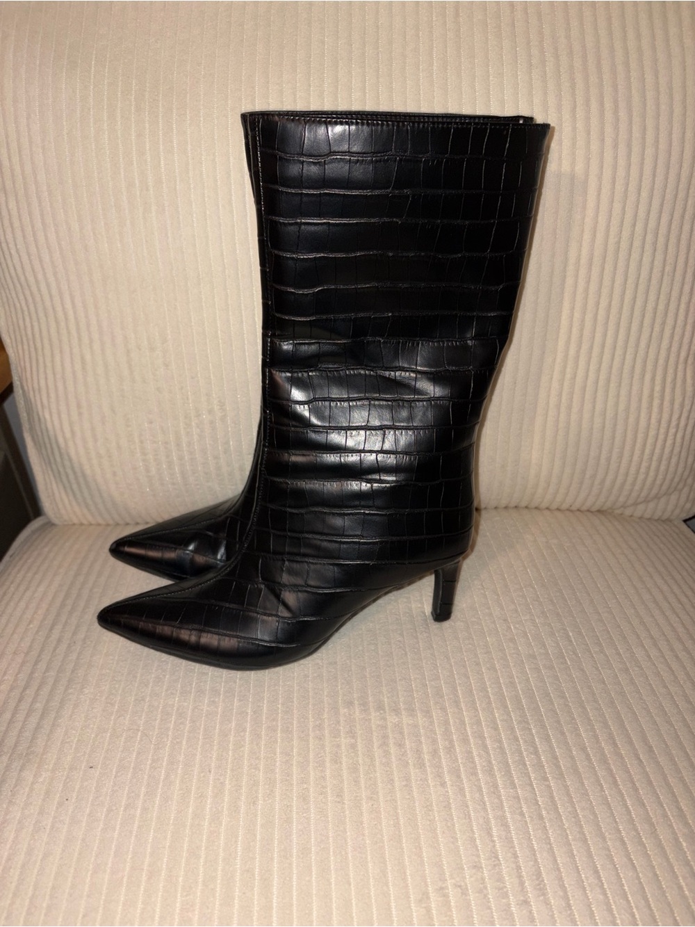 Forever 21 Black Croc-Embossed Pointed-Toe Mid-Calf Boots